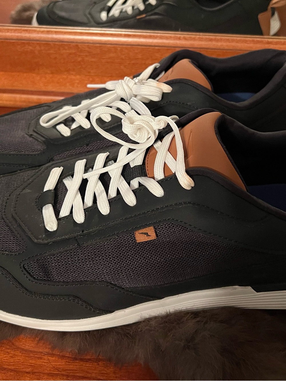 Men's Black and Brown Low-Top Lace-Up Sneakers